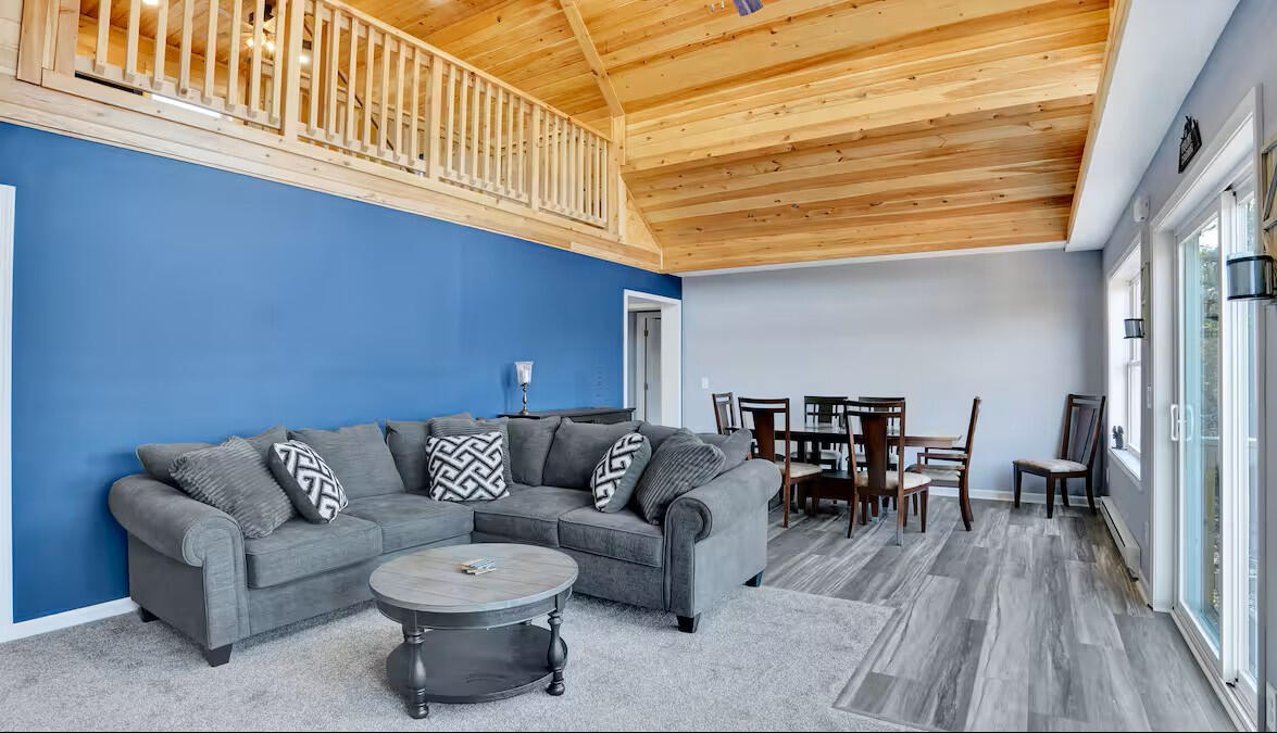 House on Lake Sinca House on Lake Sinca