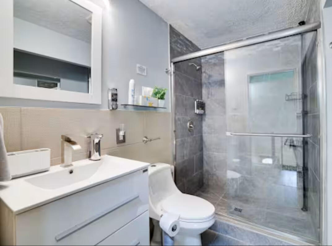 House on Lake Sinca House on Lake Sinca